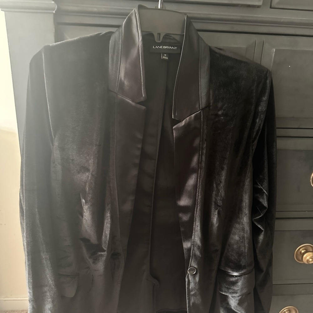 Lane Bryant Black The Bryant Blazer Satin Colar Size 18